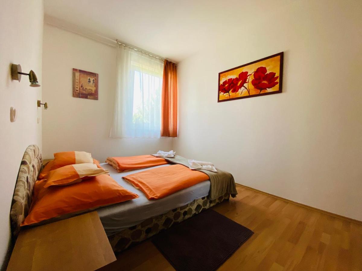 Gabi Lux Apartman Apartment Hajduszoboszlo Exterior photo